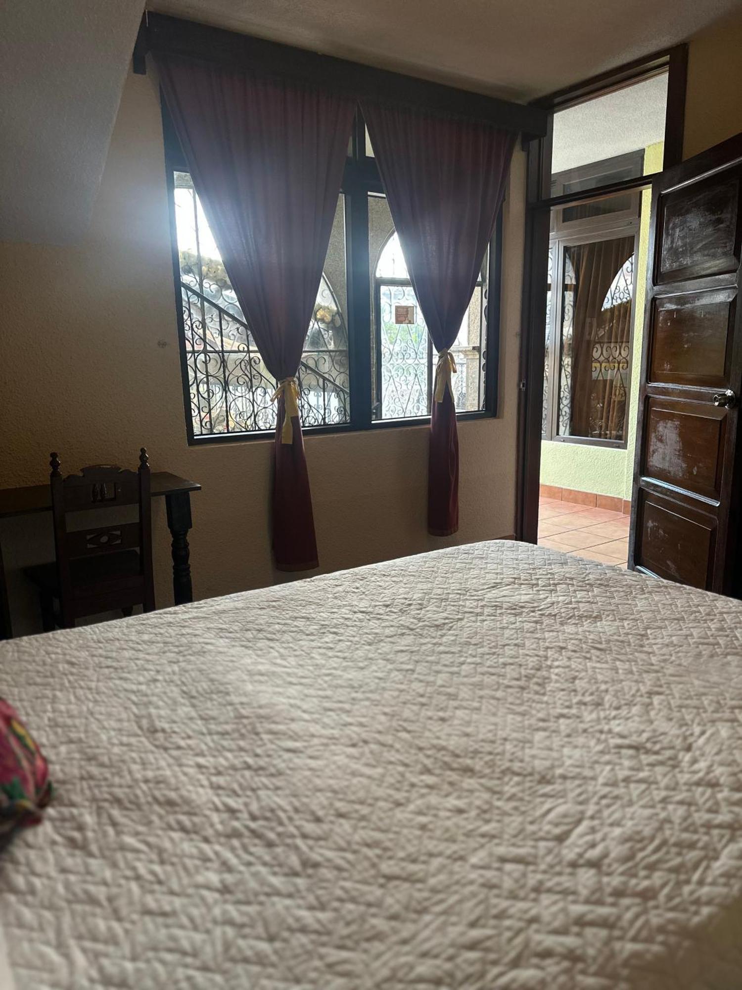 Don Valentino Hotel Antigua Værelse billede