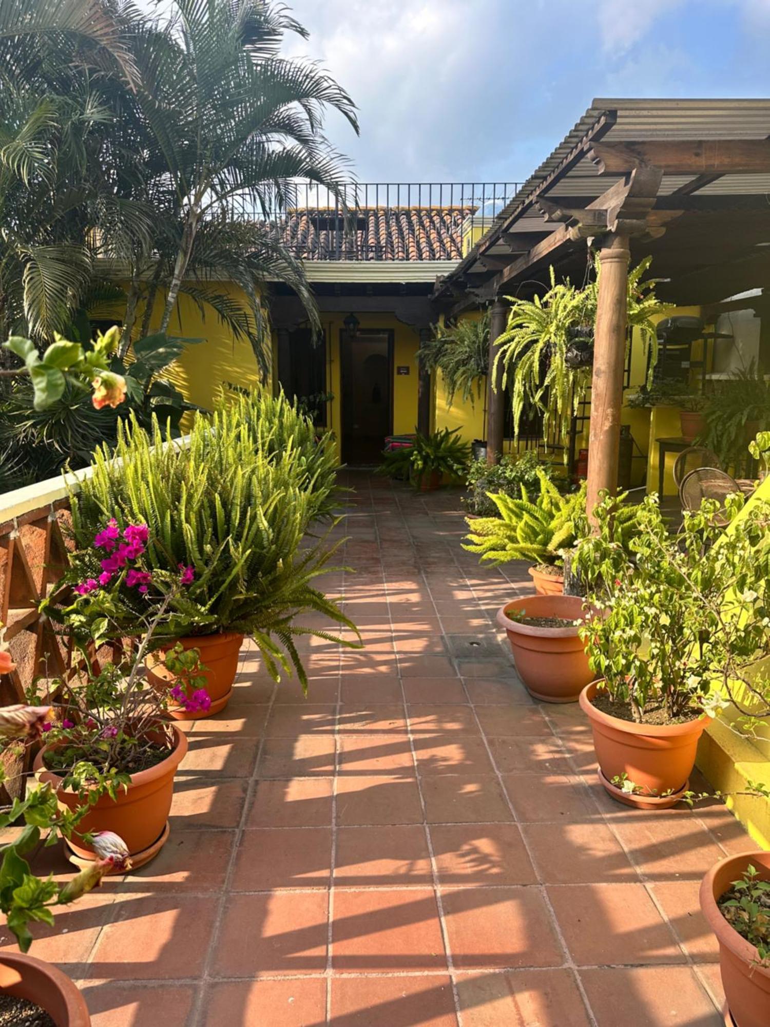 Don Valentino Hotel Antigua Eksteriør billede